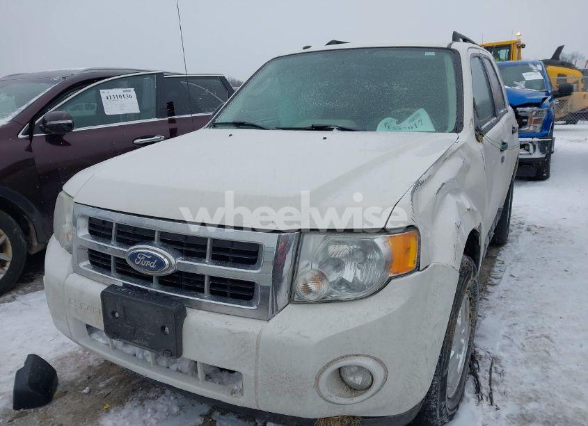 Photo 2 of 2011 Ford Escape XLT (VIN 1FMCU0DG0BKB83024)