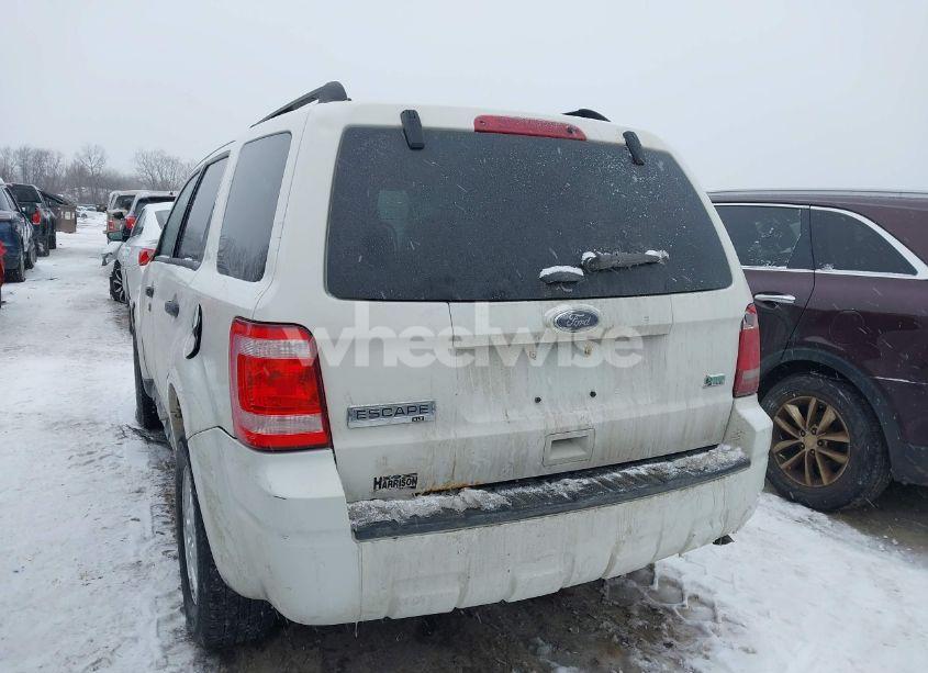 Photo 3 of 2011 Ford Escape XLT (VIN 1FMCU0DG0BKB83024)