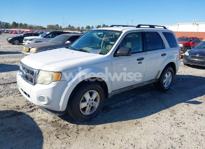 Photo 2 of 2011 Ford Escape XLT (VIN 1FMCU0DG0BKC05801)