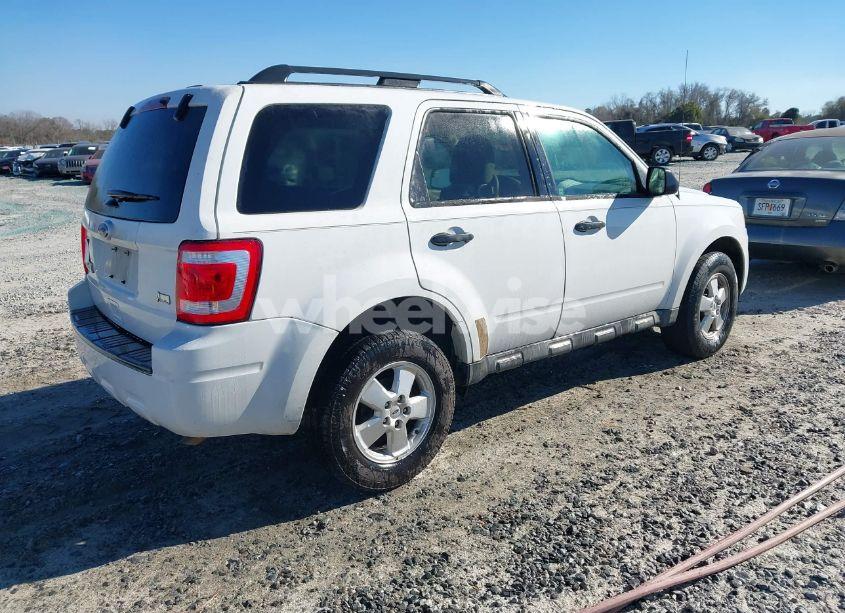 Photo 4 of 2011 Ford Escape XLT (VIN 1FMCU0DG0BKC05801)