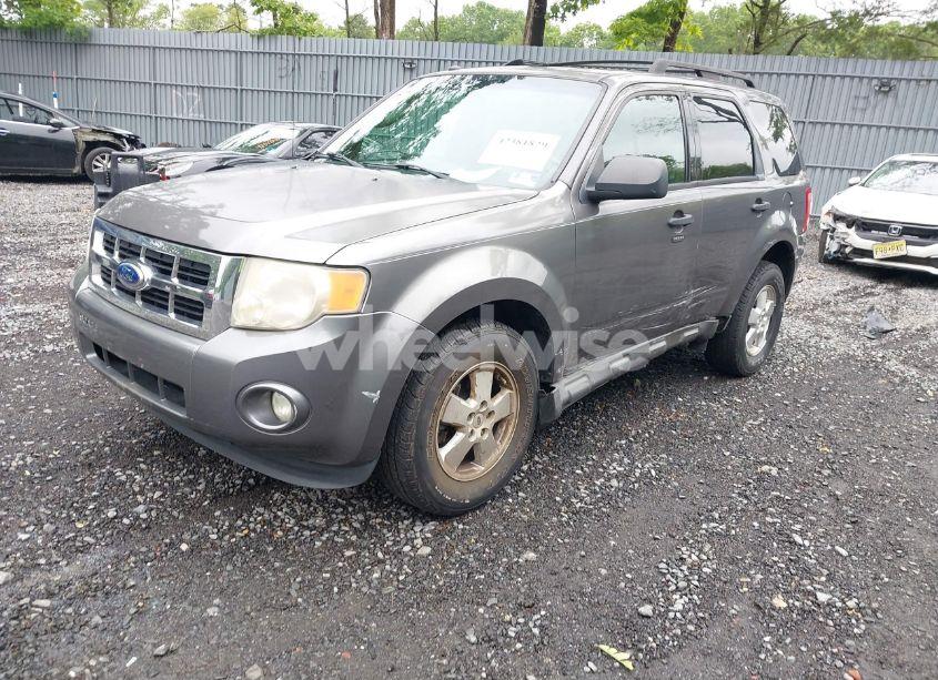 Photo 2 of 2011 Ford Escape XLT (VIN 1FMCU0DG0BKC28270)