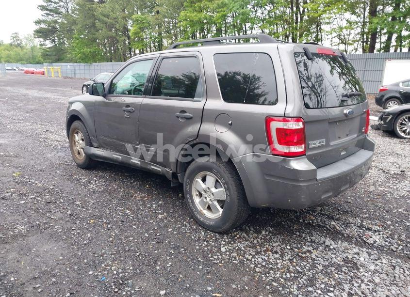 Photo 3 of 2011 Ford Escape XLT (VIN 1FMCU0DG0BKC28270)