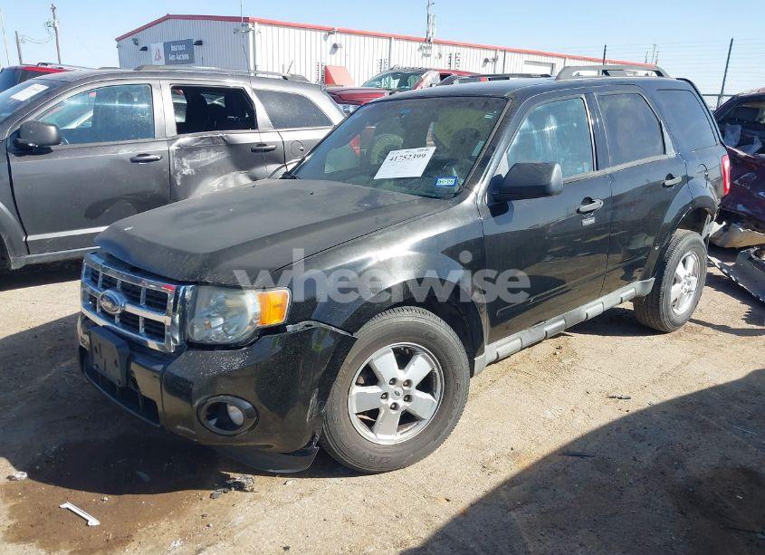 Photo 2 of 2010 Ford Escape XLT (VIN 1FMCU0DG1AKA15388)