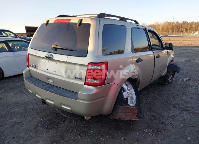 Photo 4 of 2010 Ford Escape XLT (VIN 1FMCU0DG1AKD42423)