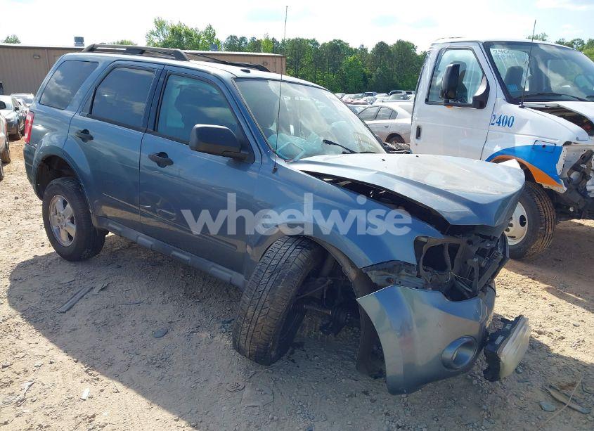 2011 Ford Escape XLT (VIN 1FMCU0DG1BKC70141) main photo