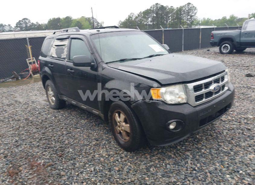 2010 Ford Escape XLT (VIN 1FMCU0DG2AKB66255) main photo