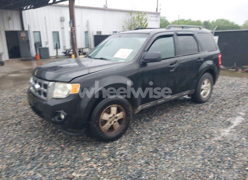 Photo 2 of 2010 Ford Escape XLT (VIN 1FMCU0DG2AKB66255)