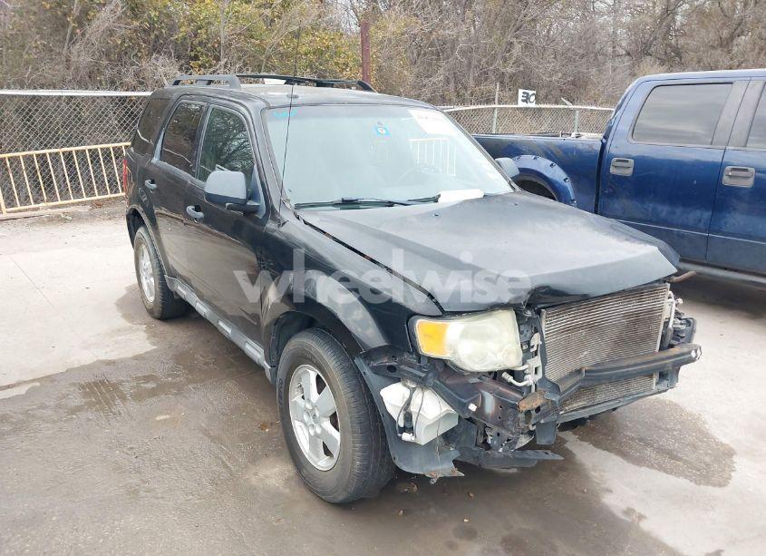 2011 Ford Escape XLT (VIN 1FMCU0DG2BKA21668) main photo
