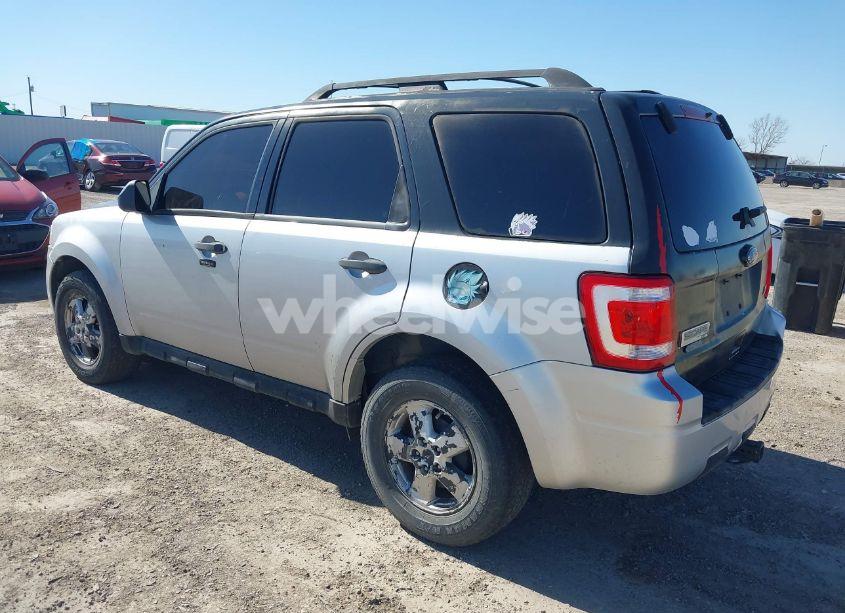 Photo 3 of 2010 Ford Escape XLT (VIN 1FMCU0DG3AKA09821)