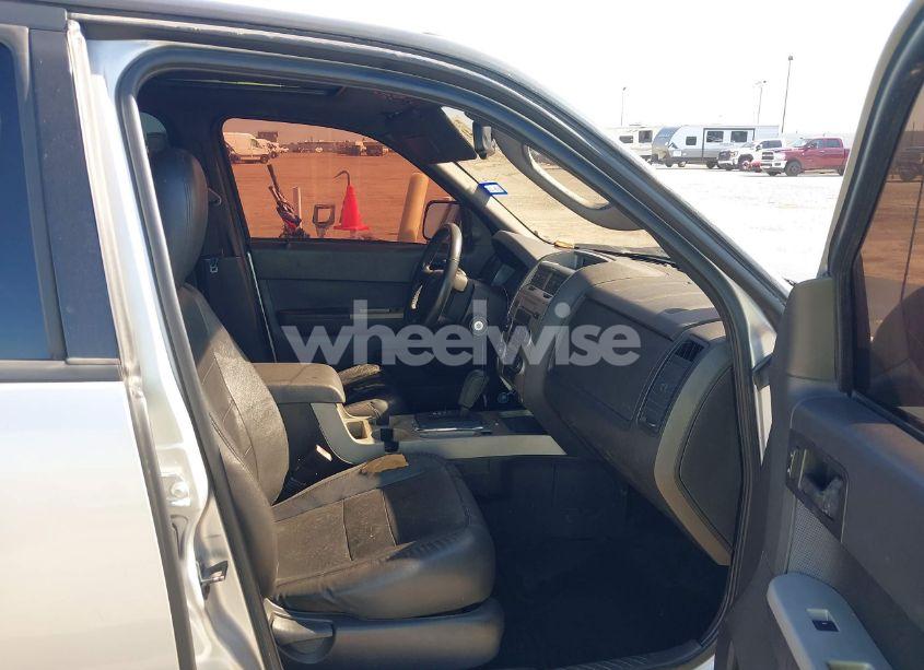 Photo 5 of 2010 Ford Escape XLT (VIN 1FMCU0DG3AKA09821)