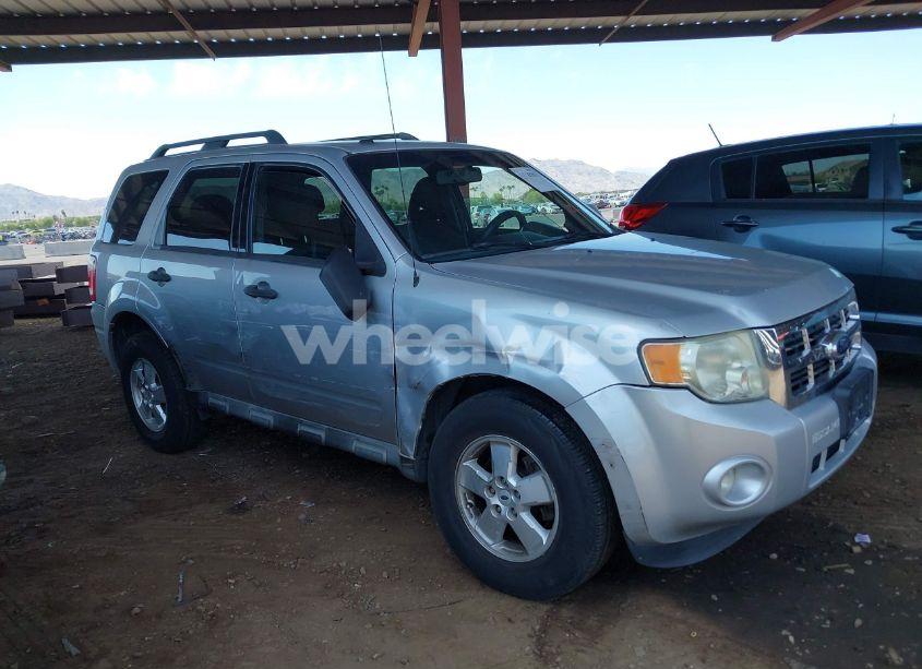 2010 Ford Escape XLT (VIN 1FMCU0DG3AKA15229) main photo