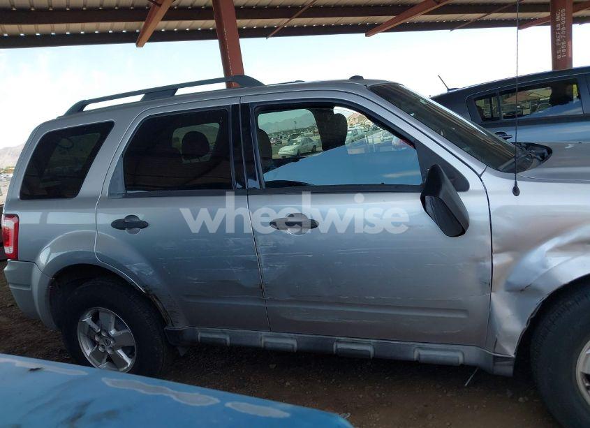 Photo 13 of 2010 Ford Escape XLT (VIN 1FMCU0DG3AKA15229)