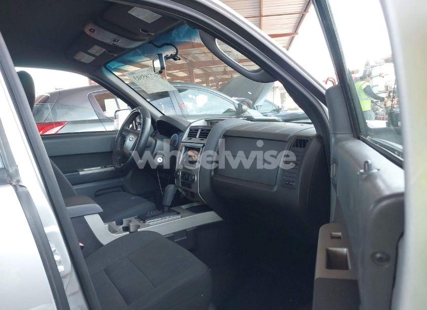 Photo 5 of 2010 Ford Escape XLT (VIN 1FMCU0DG3AKA15229)