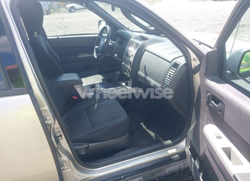 Photo 5 of 2010 Ford Escape XLT (VIN 1FMCU0DG3AKA93882)