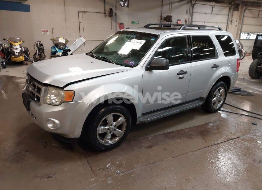 Photo 2 of 2010 Ford Escape XLT (VIN 1FMCU0DG3AKA95213)