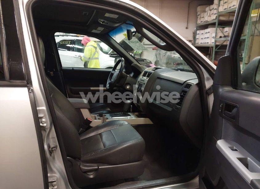 Photo 5 of 2010 Ford Escape XLT (VIN 1FMCU0DG3AKA95213)