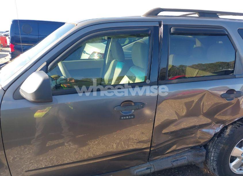 Photo 13 of 2010 Ford Escape XLT (VIN 1FMCU0DG3AKC45918)