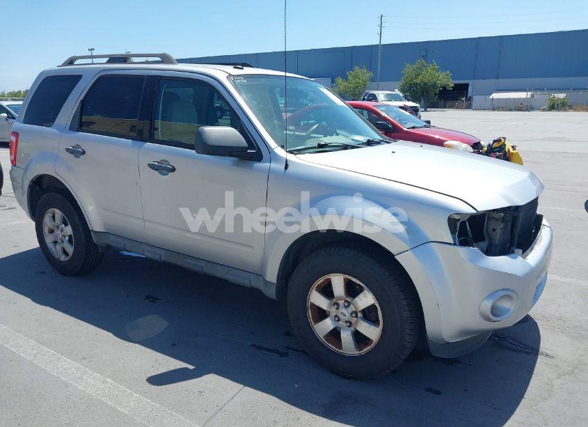 2010 Ford Escape XLT (VIN 1FMCU0DG3AKC60502) main photo