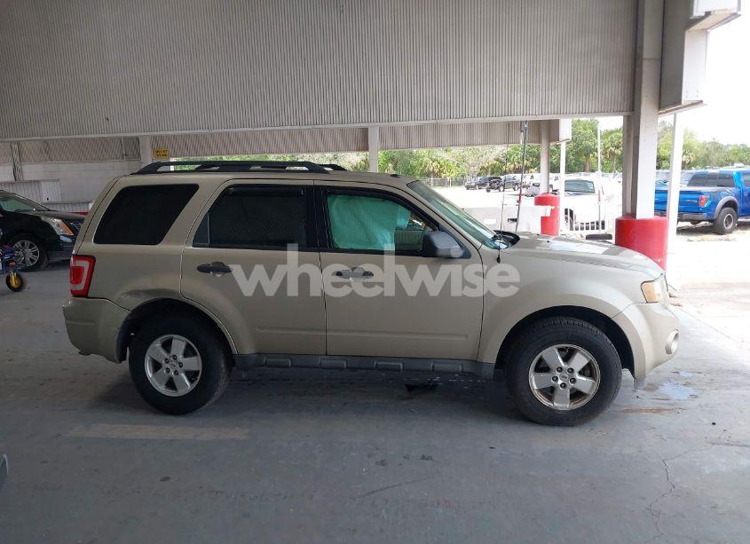 Photo 13 of 2010 Ford Escape XLT (VIN 1FMCU0DG3AKD09729)