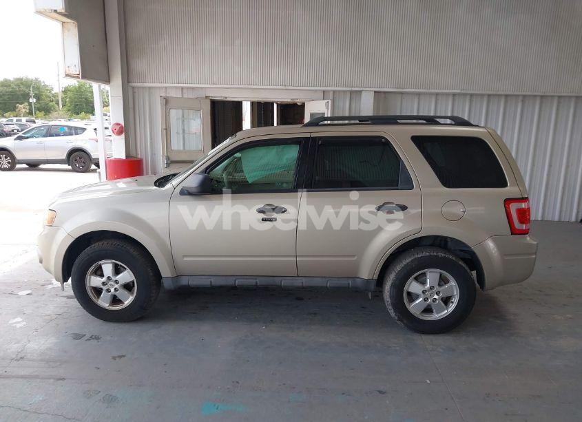 Photo 14 of 2010 Ford Escape XLT (VIN 1FMCU0DG3AKD09729)