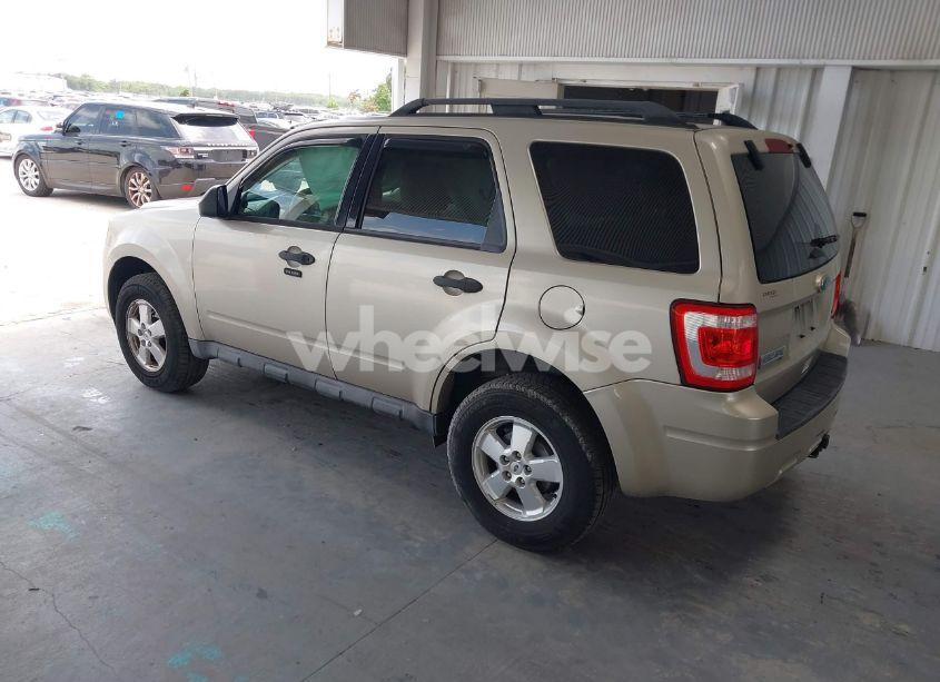 Photo 3 of 2010 Ford Escape XLT (VIN 1FMCU0DG3AKD09729)