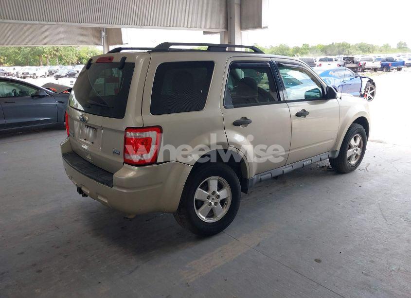 Photo 4 of 2010 Ford Escape XLT (VIN 1FMCU0DG3AKD09729)