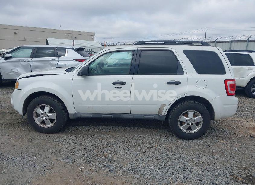 Photo 14 of 2010 Ford Escape XLT (VIN 1FMCU0DG3AKD40690)