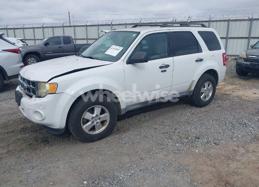 Photo 2 of 2010 Ford Escape XLT (VIN 1FMCU0DG3AKD40690)