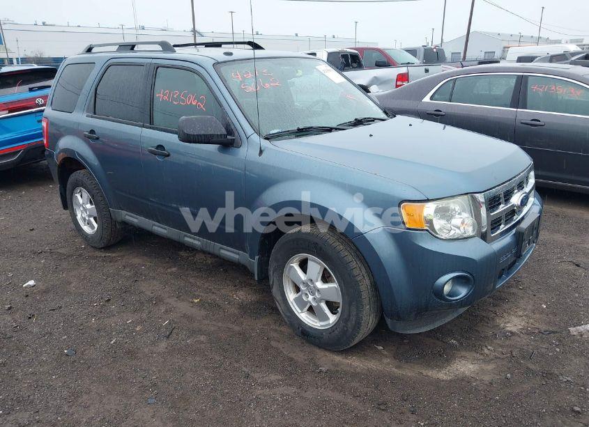 2010 Ford Escape XLT (VIN 1FMCU0DG3AKD43766) main photo
