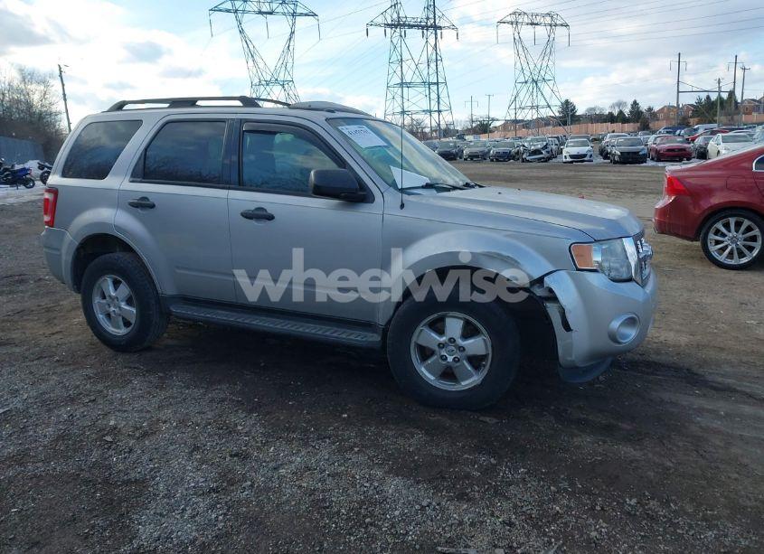 2011 Ford Escape XLT (VIN 1FMCU0DG3BKB50793) main photo