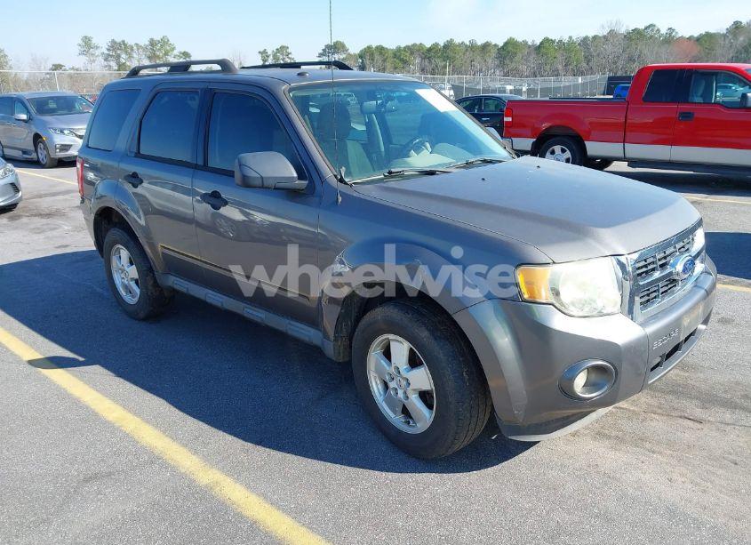 2011 Ford Escape XLT (VIN 1FMCU0DG3BKC70450) main photo