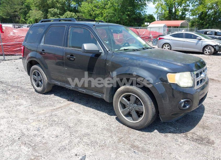 2010 Ford Escape XLT (VIN 1FMCU0DG4AKA12193) main photo