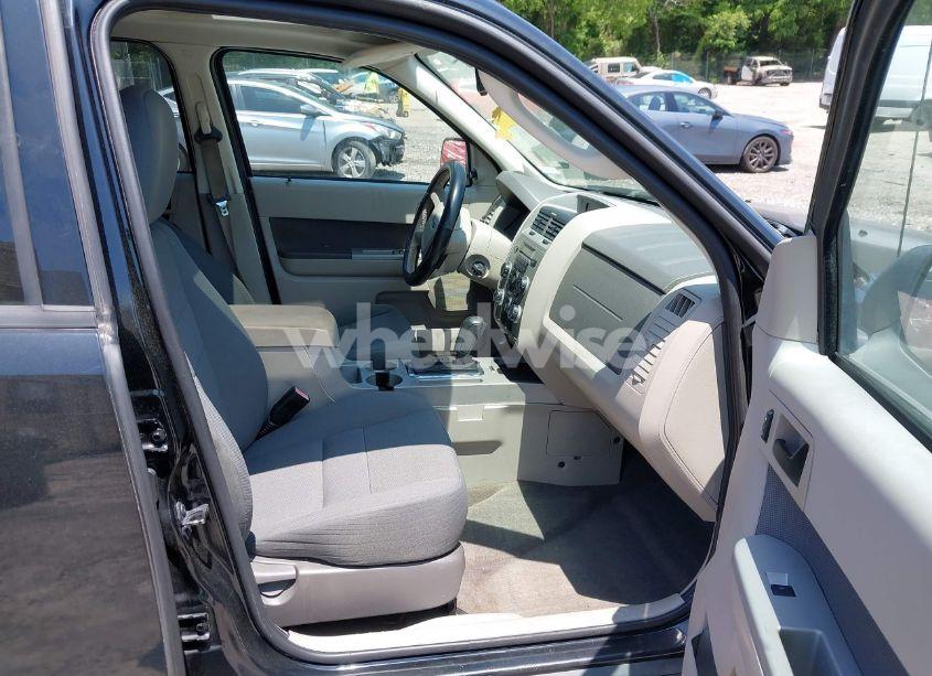 Photo 5 of 2010 Ford Escape XLT (VIN 1FMCU0DG4AKA12193)