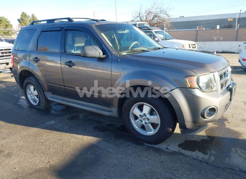 2010 Ford Escape XLT (VIN 1FMCU0DG4AKB66712) main photo