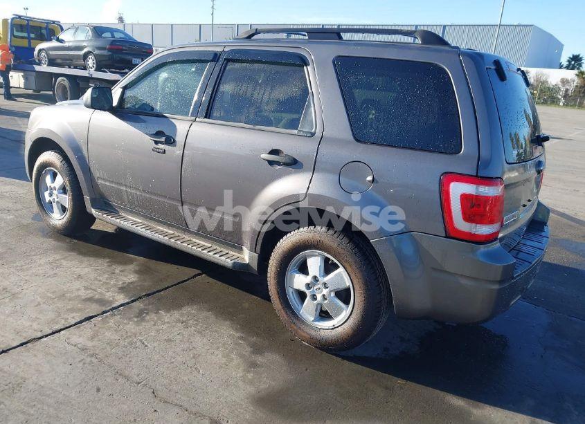 Photo 3 of 2010 Ford Escape XLT (VIN 1FMCU0DG4AKB66712)