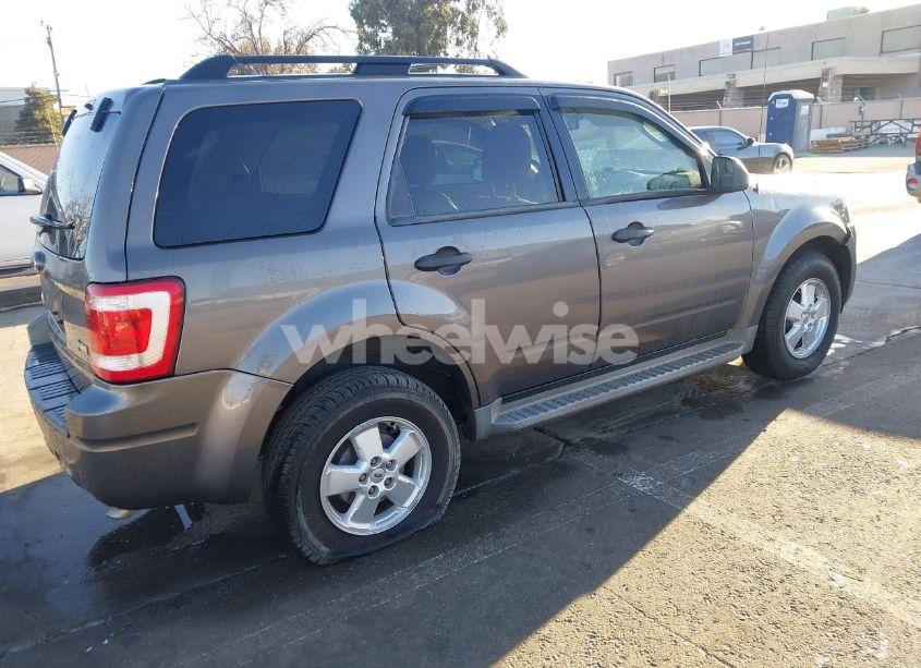 Photo 4 of 2010 Ford Escape XLT (VIN 1FMCU0DG4AKB66712)