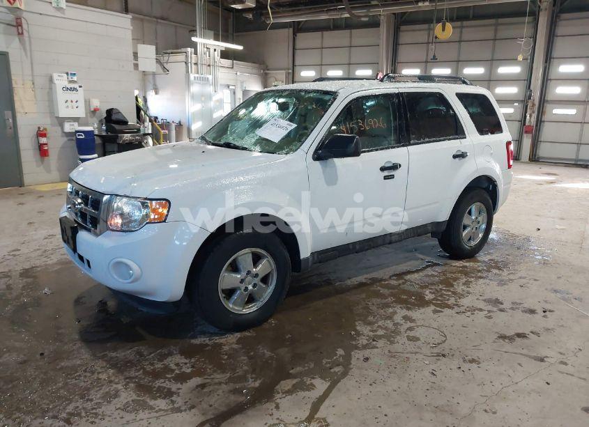 Photo 2 of 2011 Ford Escape XLT (VIN 1FMCU0DG4BKB79087)