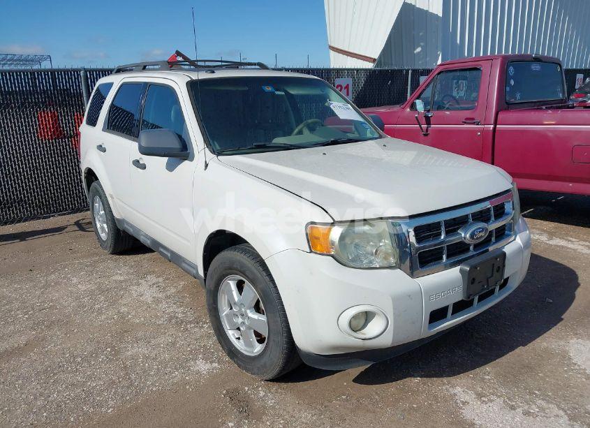 2010 Ford Escape XLT (VIN 1FMCU0DG5AKB79470) main photo