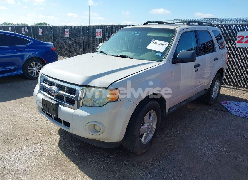 Photo 2 of 2010 Ford Escape XLT (VIN 1FMCU0DG5AKB79470)