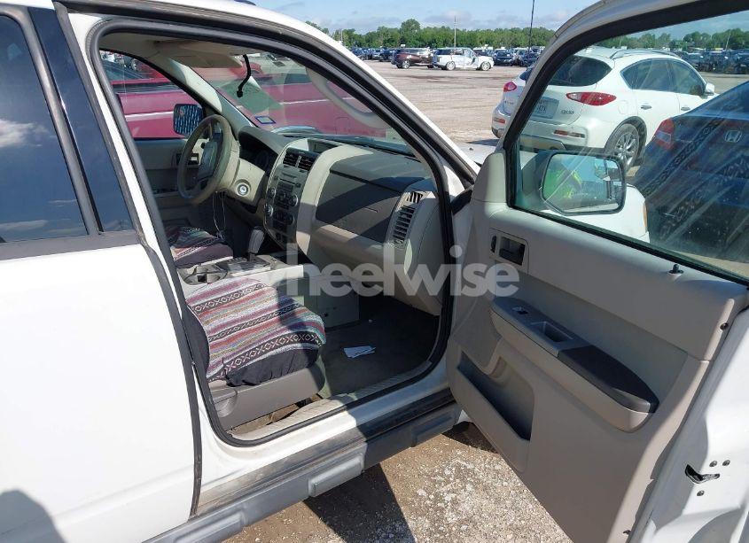 Photo 5 of 2010 Ford Escape XLT (VIN 1FMCU0DG5AKB79470)