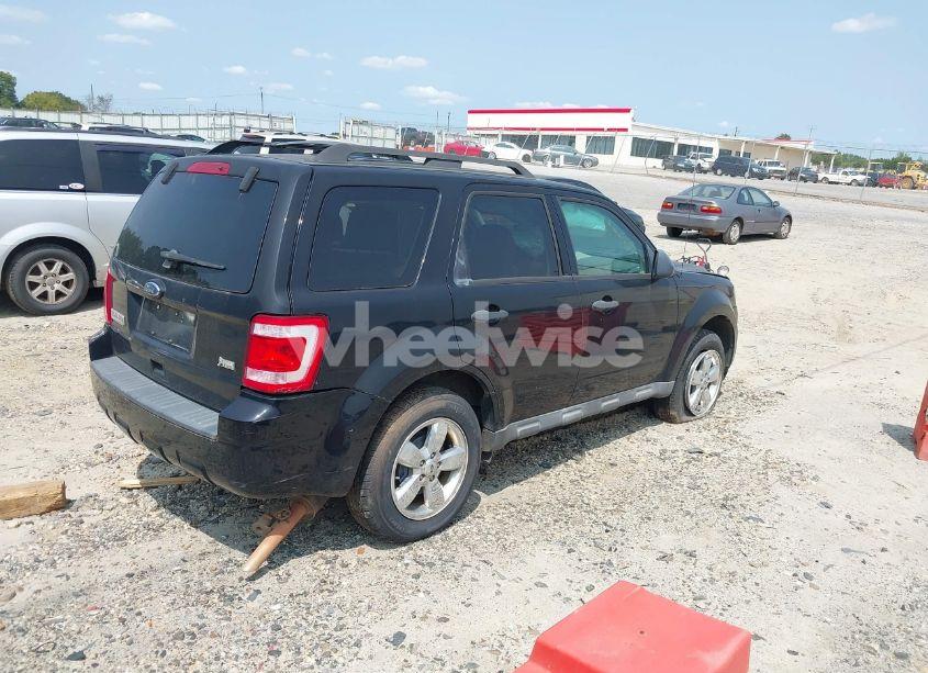 Photo 4 of 2010 Ford Escape XLT (VIN 1FMCU0DG5AKB91411)