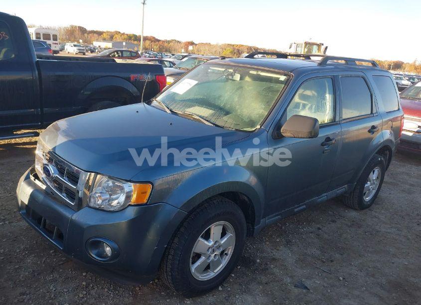 Photo 2 of 2010 Ford Escape XLT (VIN 1FMCU0DG5AKD10266)