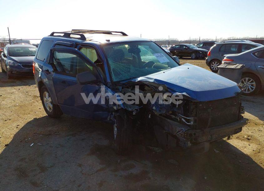 2010 Ford Escape XLT (VIN 1FMCU0DG6AKA02801) main photo