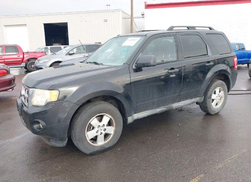 Photo 2 of 2010 Ford Escape XLT (VIN 1FMCU0DG6AKA08629)
