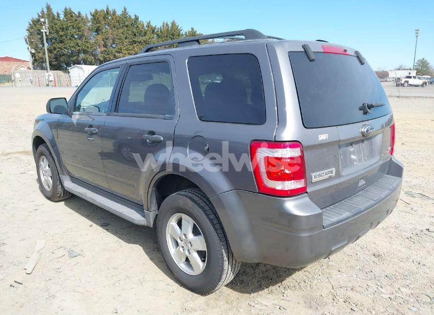 Photo 3 of 2010 Ford Escape XLT (VIN 1FMCU0DG6AKA10462)
