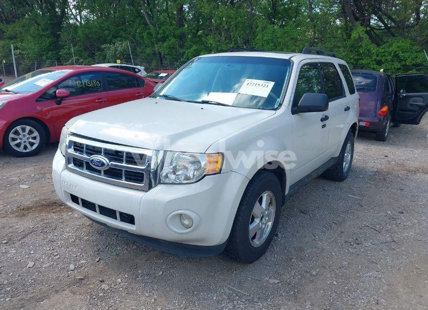 Photo 2 of 2011 Ford Escape XLT (VIN 1FMCU0DG6BKA32754)