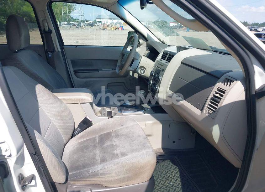 Photo 5 of 2011 Ford Escape XLT (VIN 1FMCU0DG6BKA32754)