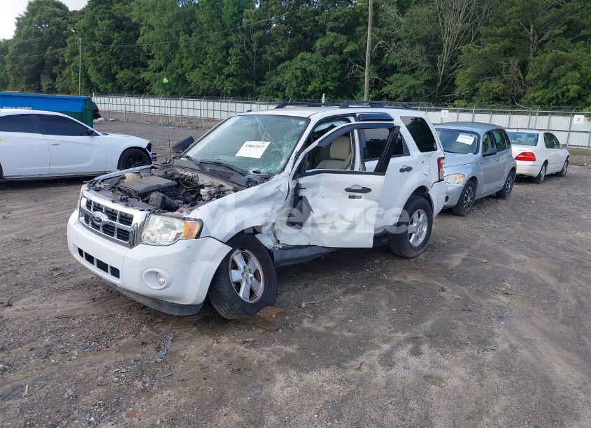 Photo 2 of 2011 Ford Escape XLT (VIN 1FMCU0DG6BKA56830)