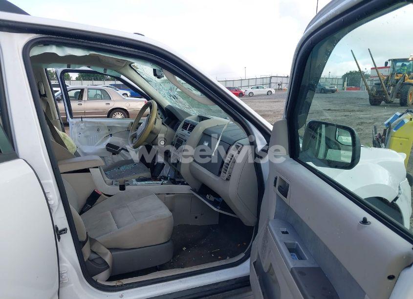 Photo 5 of 2011 Ford Escape XLT (VIN 1FMCU0DG6BKA56830)