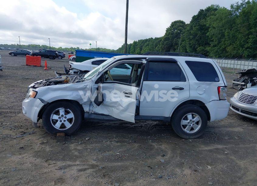 Photo 6 of 2011 Ford Escape XLT (VIN 1FMCU0DG6BKA56830)